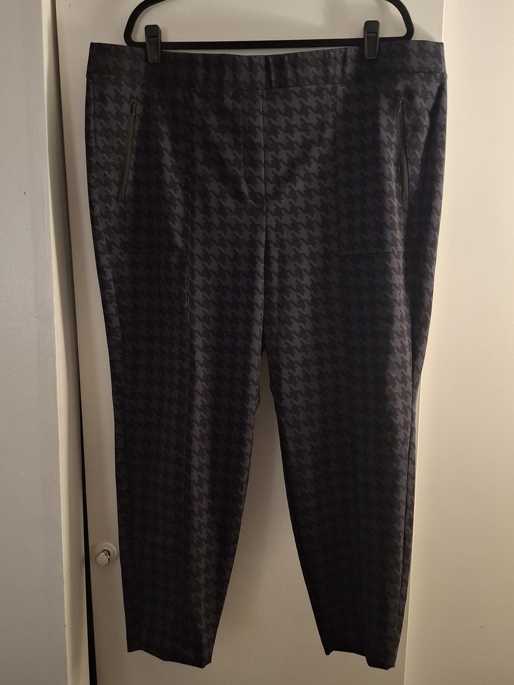 Lane Bryant Women's Black And Gray Houndstooth Slim Legging Pants
